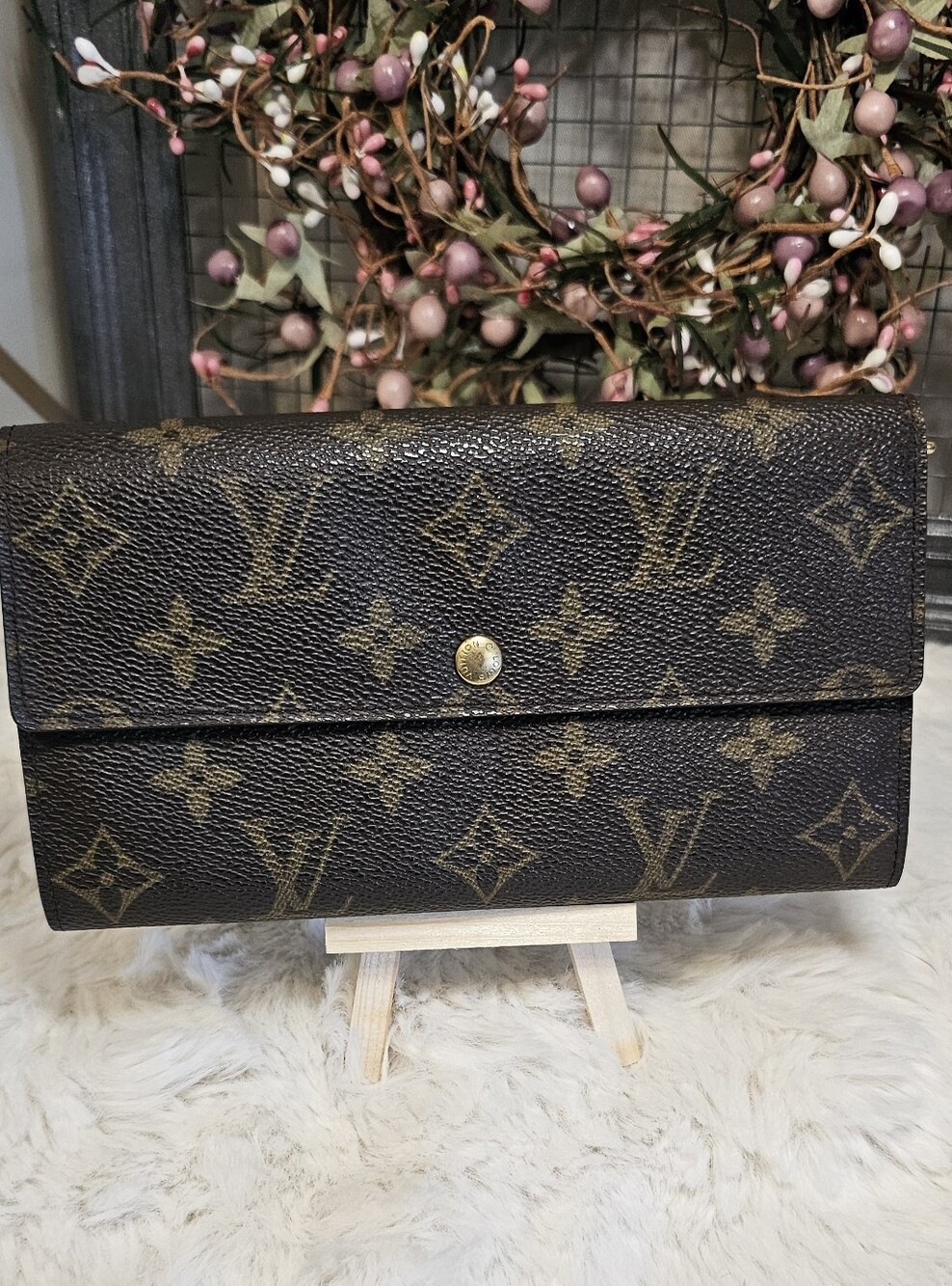 Louis Vuitton Monogram Sarah Wallet - Brown/Gold